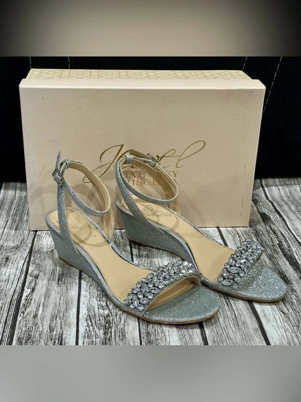 Badgley Mischka Jewel Badgley Mischka Womens Bellevue Wedge Heels Silver Sz 6.5